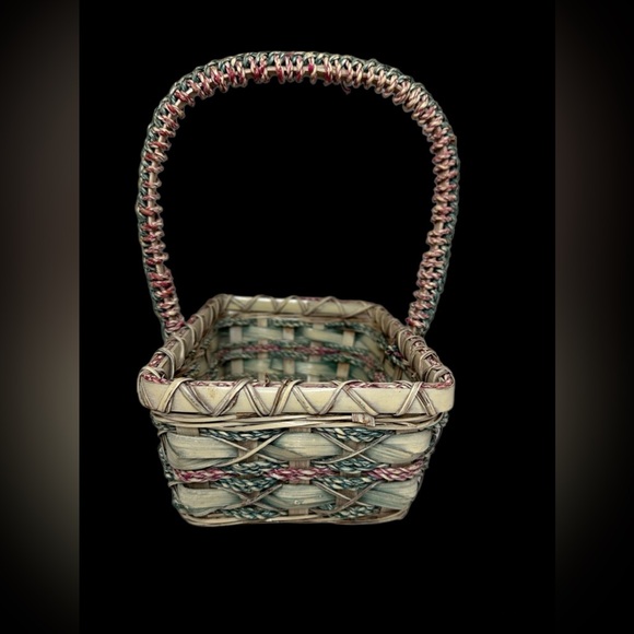 2 Large Beautiful Mauve, Teal Wicker Baskets - Picture 11 of 16